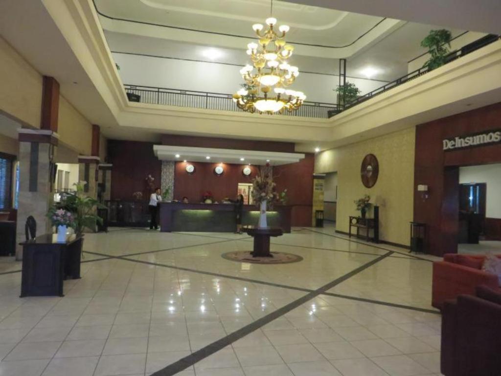 Insumo Palace Hoteles&Resorts Kediri  Exterior foto