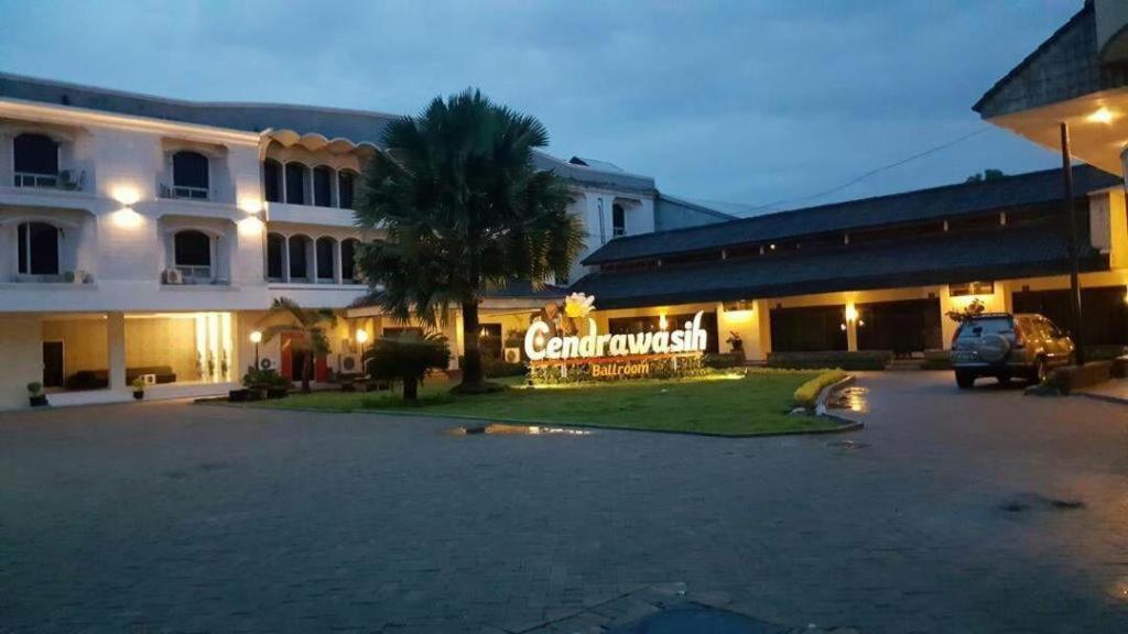 Insumo Palace Hoteles&Resorts Kediri  Exterior foto